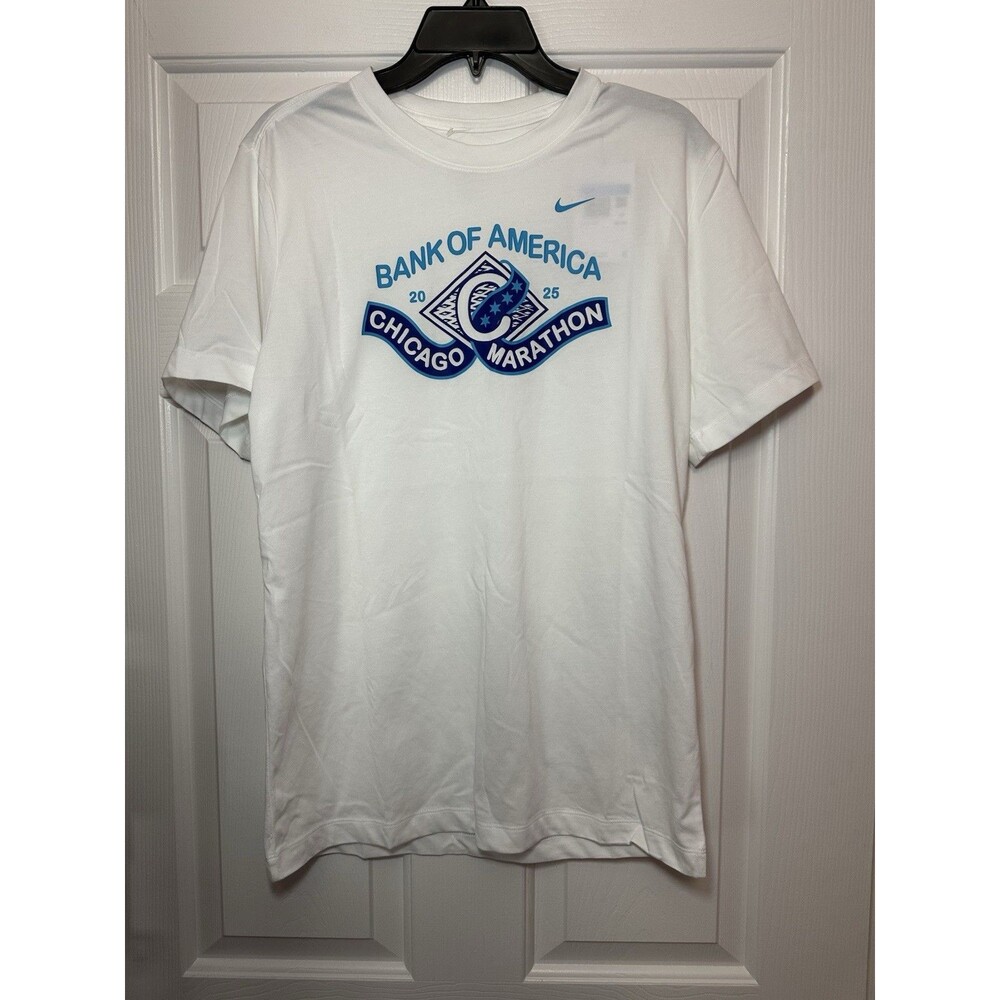 Size M Nike Dri-FIT 2025 Chicago Marathon Logo Graphic Shirt HQ4169-100 NWT